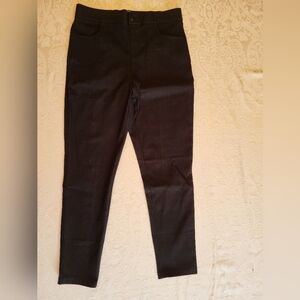Mario Serrani Black Skinny Pants Sleek Design, Size Medium, NWT